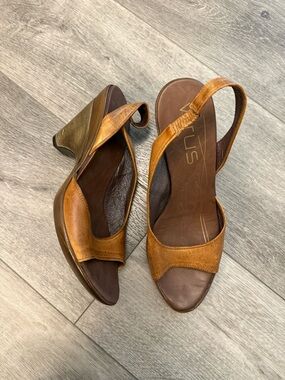 Virus Brown strappy heels Size size 40